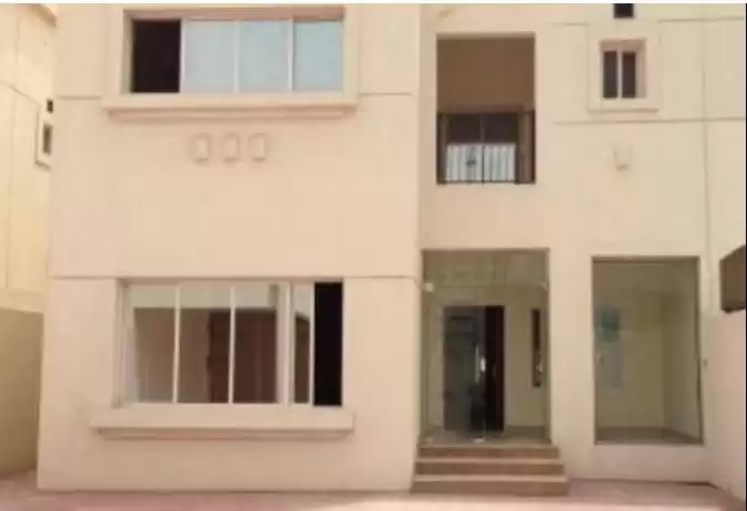 Residential Ready Property 1 Bedroom U/F Apartment  for rent in Doha #15551 - 1  image 